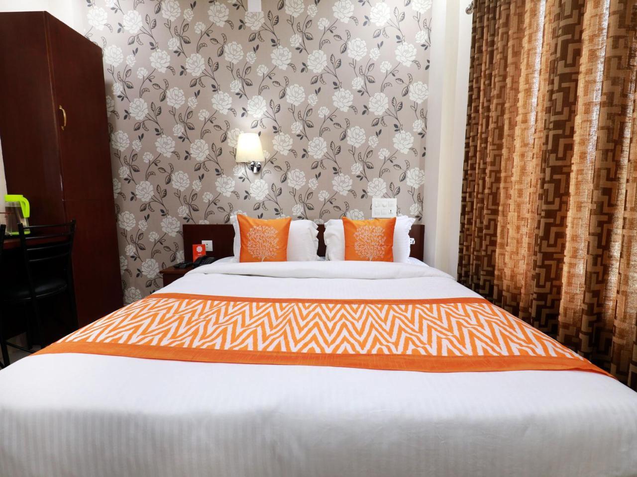 Oyo 6728 Almas Residency Hotel Kochi Exterior photo